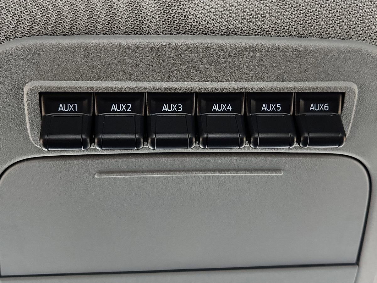 New 2026 Ford F350 XL w/ XL Chrome Package image 9