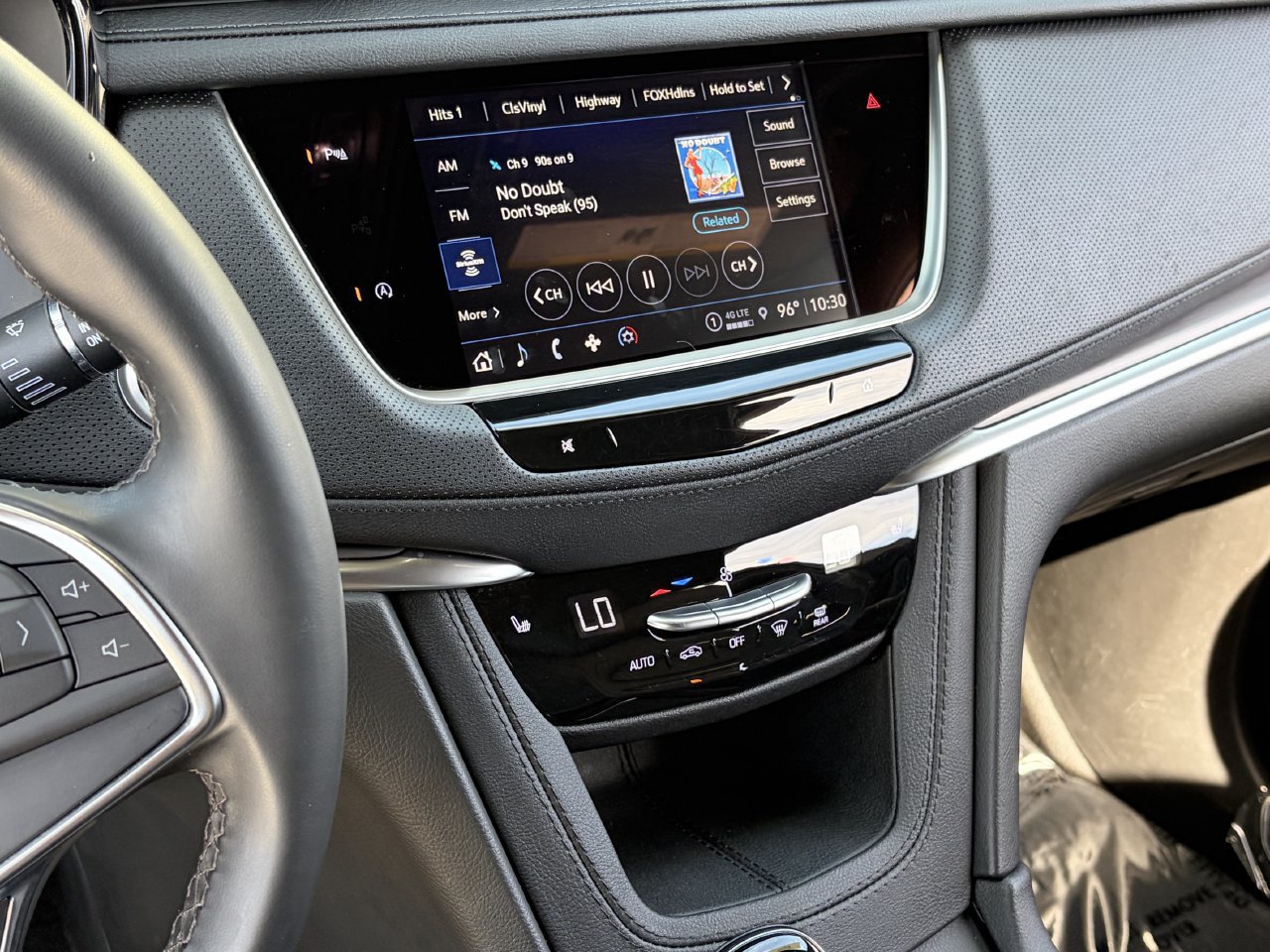 Certified 2024 Cadillac XT5 Luxury w/ LPO, Floor Liner Package FWD image 28