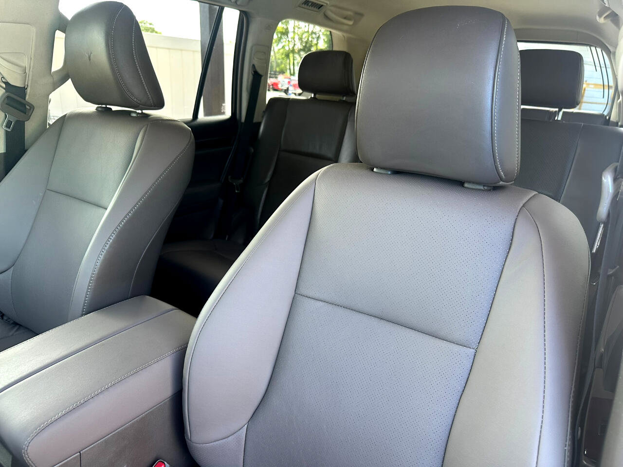 Used 2012 Lexus GX 460 w/ Comfort Plus Pkg image 34