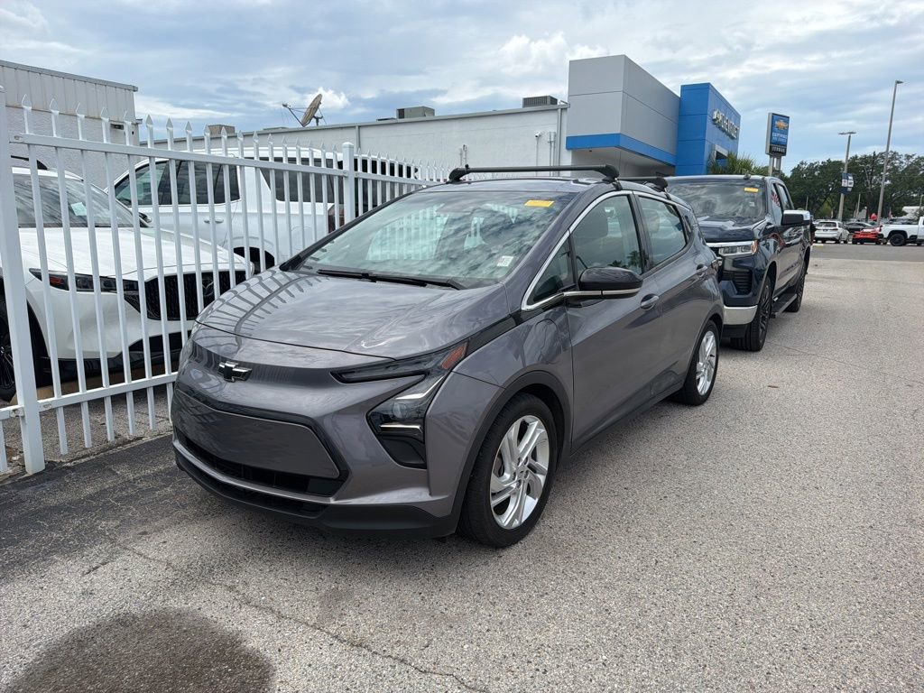 Used 2023 Chevrolet Bolt LT w/ Driver Confidence Package FWD image 1