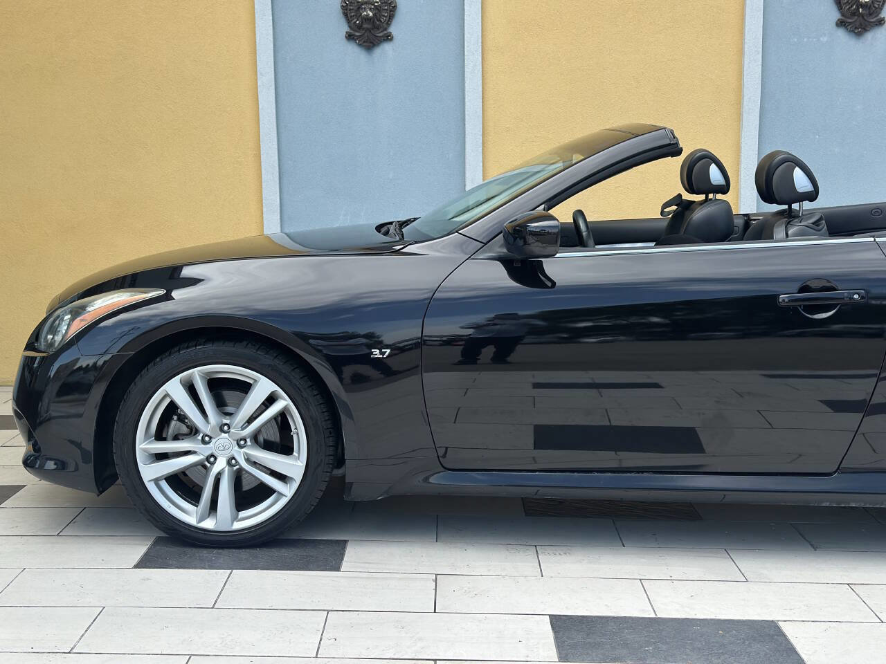Used 2014 INFINITI Q60 Convertible w/ Premium Package image 22