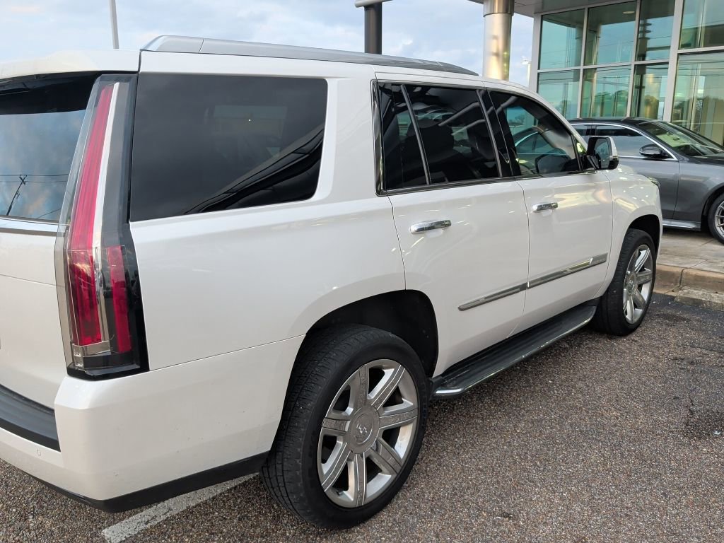 Used 2016 Cadillac Escalade Luxury image 11