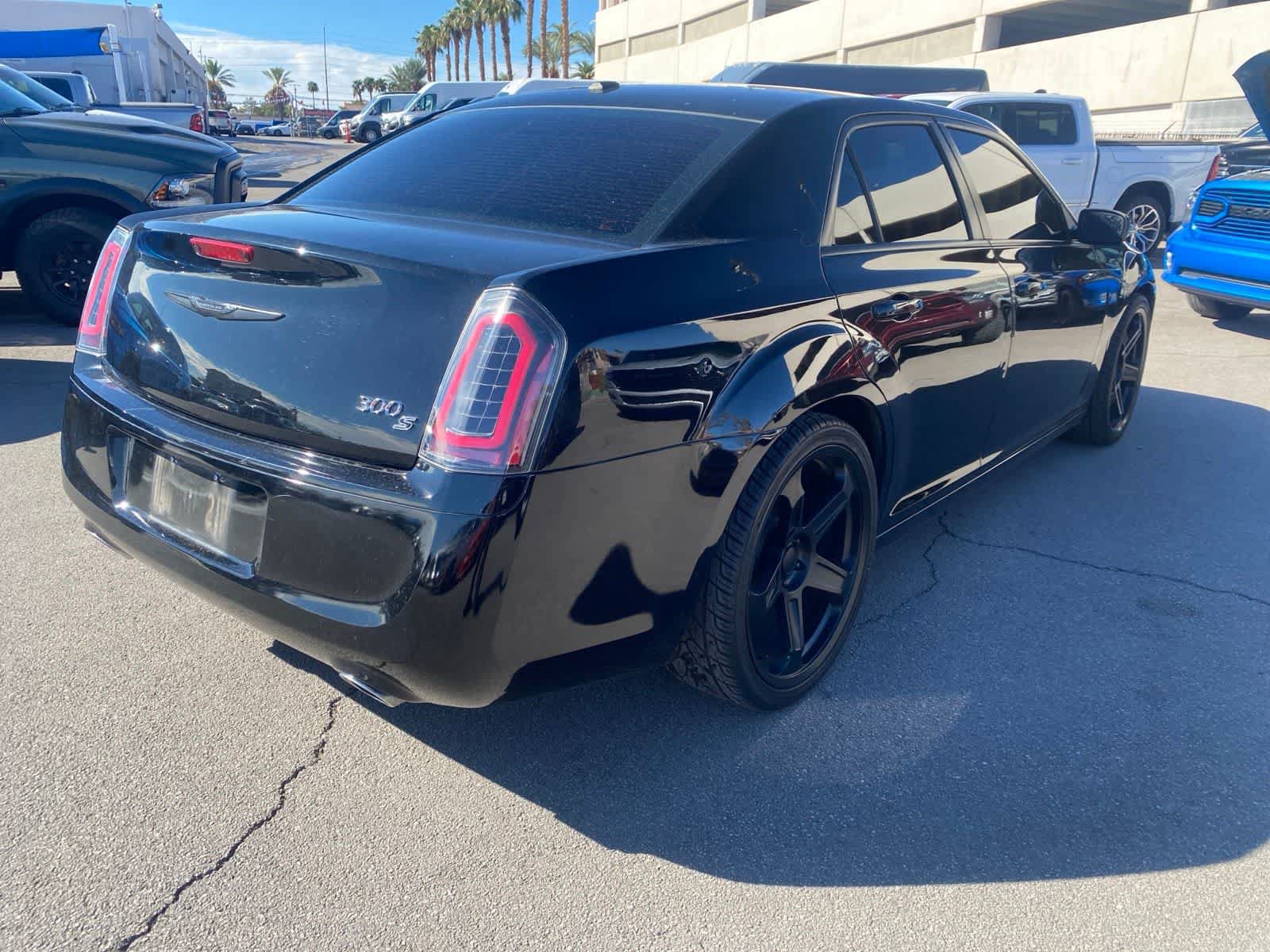 Used 2014 Chrysler 300 S w/ Luxury Group RWD image 7