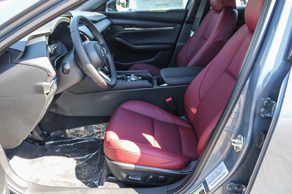 New 2026 MAZDA MAZDA3 Carbon image 19