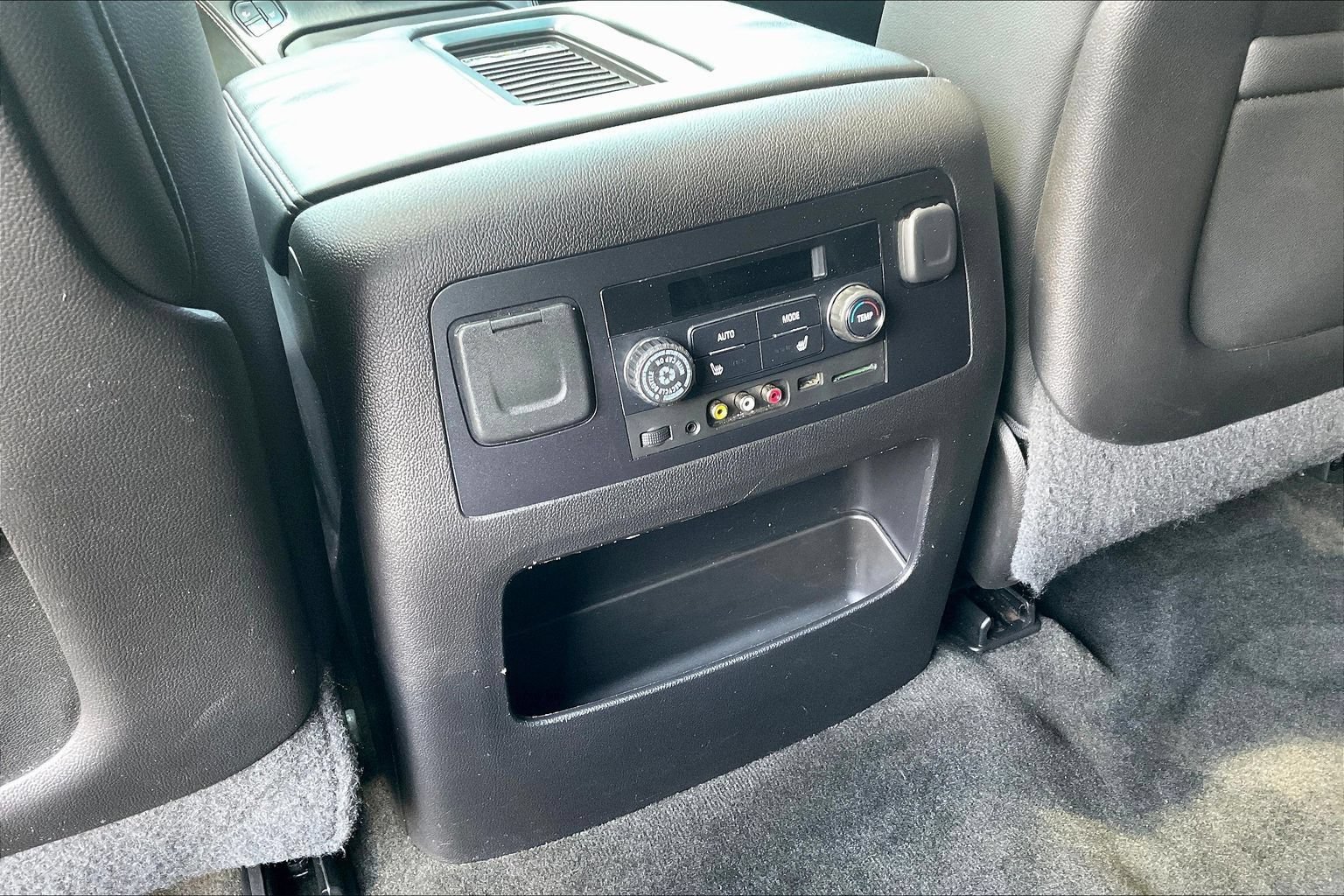 Used 2015 Chevrolet Suburban LTZ AWD/4WD image 10