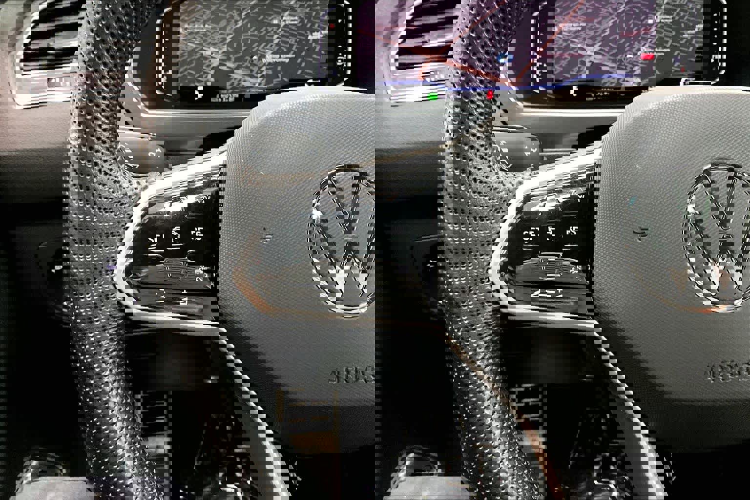 Used 2024 Volkswagen Tiguan SEL R-Line image 21