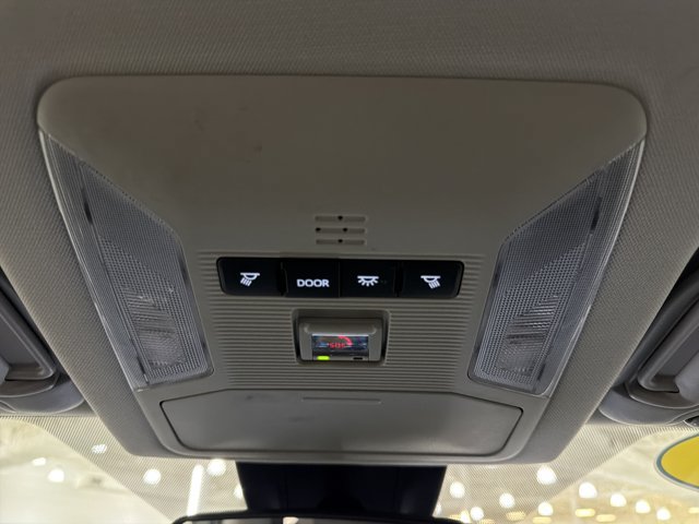 Used 2025 Toyota RAV4 XLE FWD image 34