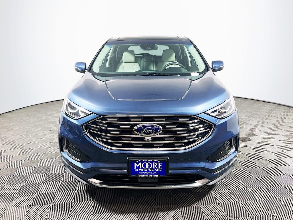 Used 2019 Ford Edge Titanium w/ Equipment Group 301A AWD/4WD image 2