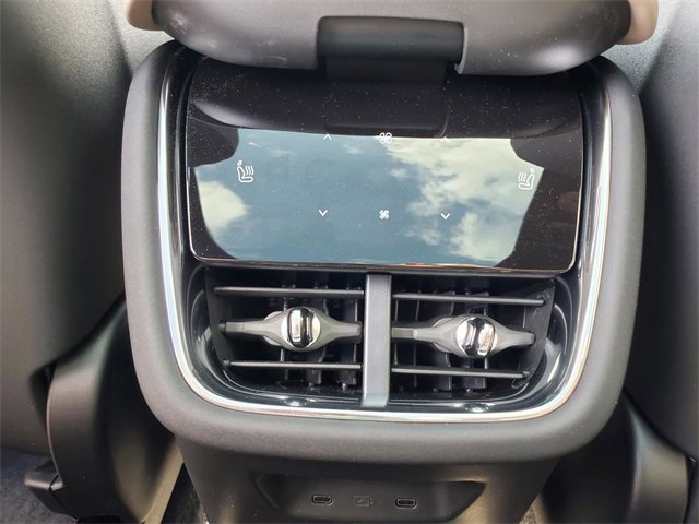 New 2025 Volvo EX90 Ultra image 28