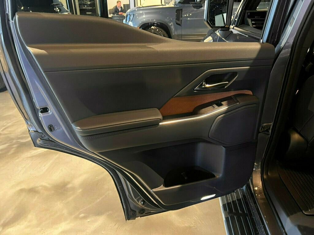 Used 2025 Lexus GX 550 PremiumPlus/TrafficAssist/Blac w/ Accessory Package (31) image 23