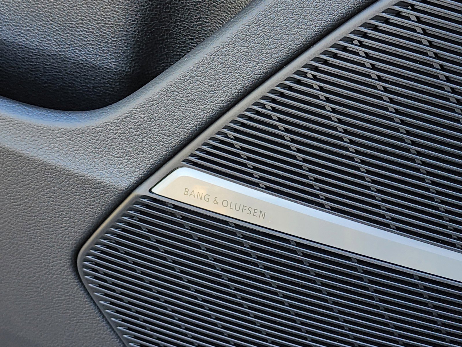 Used 2025 Audi Q8 Premium Plus image 11