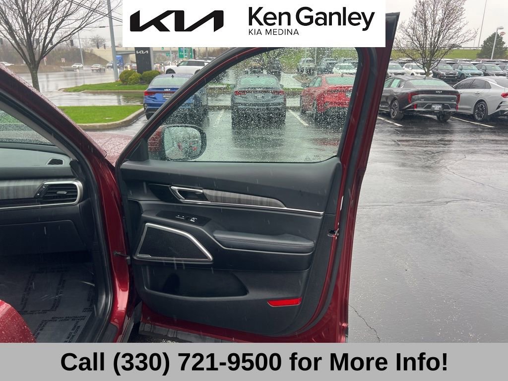Certified 2023 Kia Telluride EX w/ EX Captain's Chair Package image 61