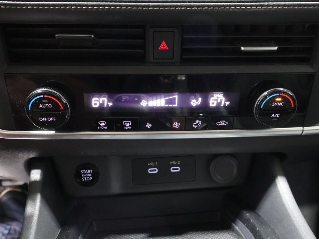Used 2024 Nissan Rogue SV AWD/4WD image 32