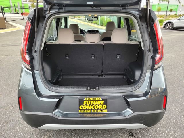 Used 2025 Kia Soul LX FWD image 17