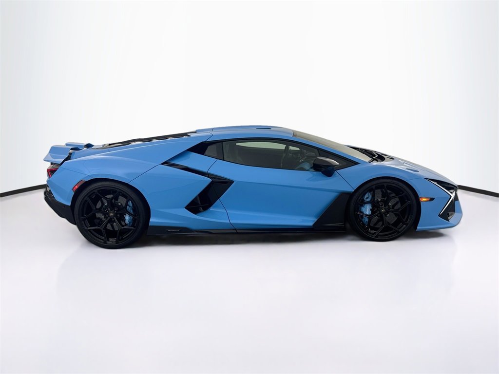 Used 2024 Lamborghini Revuelto image 4