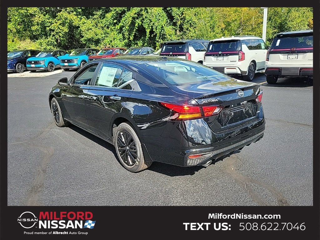 Used 2025 Nissan Altima 2.5 SV w/ SV Special Edition Package AWD/4WD image 3