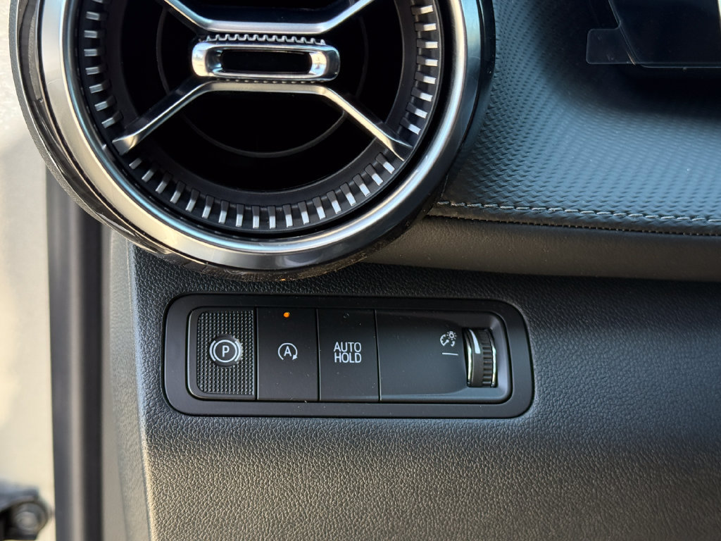 New 2027 Chevrolet Equinox LT w/ Convenience Package II FWD image 15