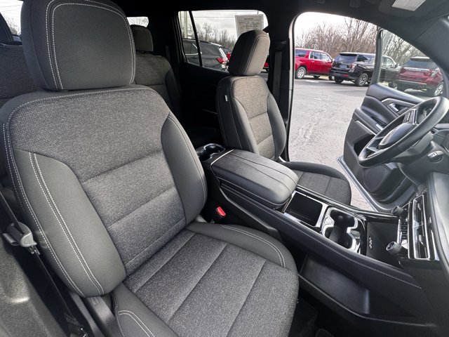 Used 2025 Chevrolet Traverse LT image 12