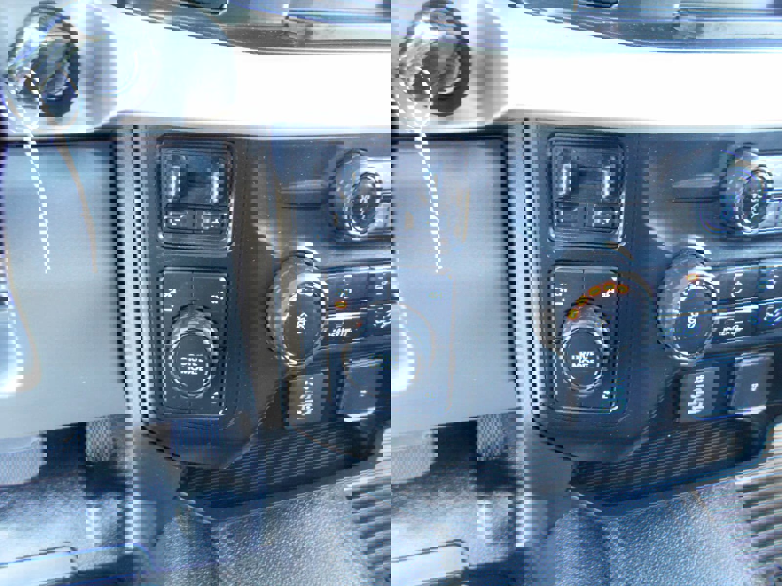 Used 2024 Ford F550 4x4 Crew Cab Super Duty image 15