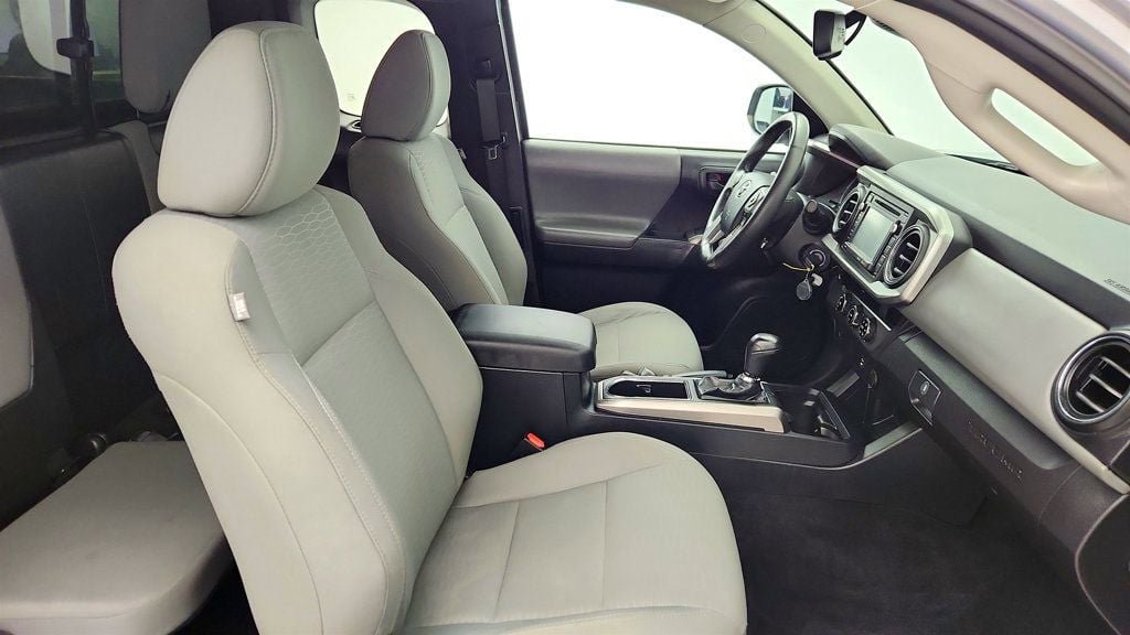 Used 2018 Toyota Tacoma SR5 RWD image 23