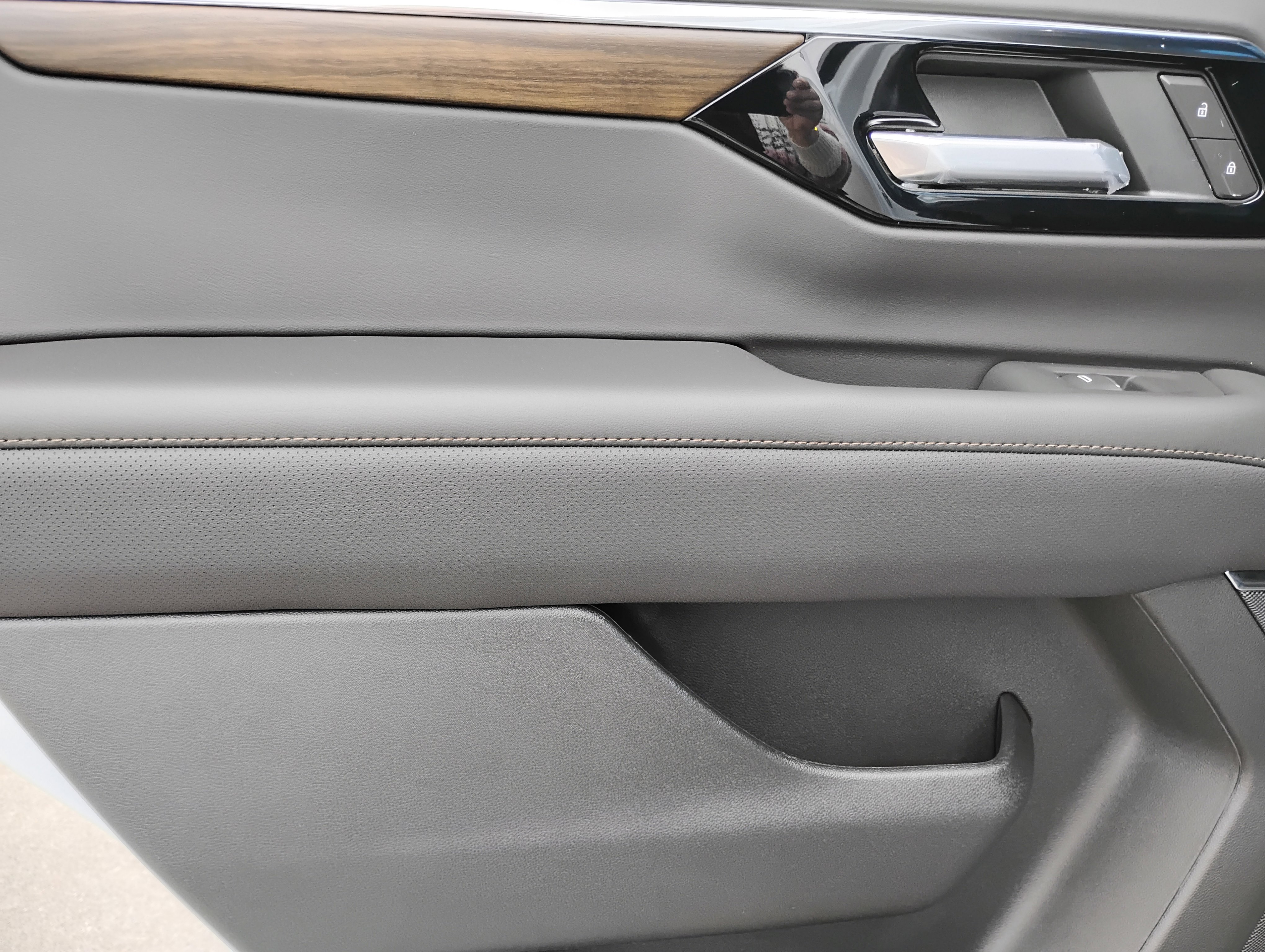 New 2026 Chevrolet Tahoe High Country w/ Sun And Tow Package image 16