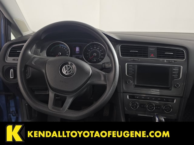 Used 2016 Volkswagen e-Golf SE w/ DC Fast Charging Package FWD image 12