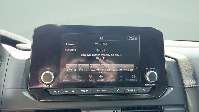 Used 2024 Nissan Pathfinder S AWD/4WD image 14