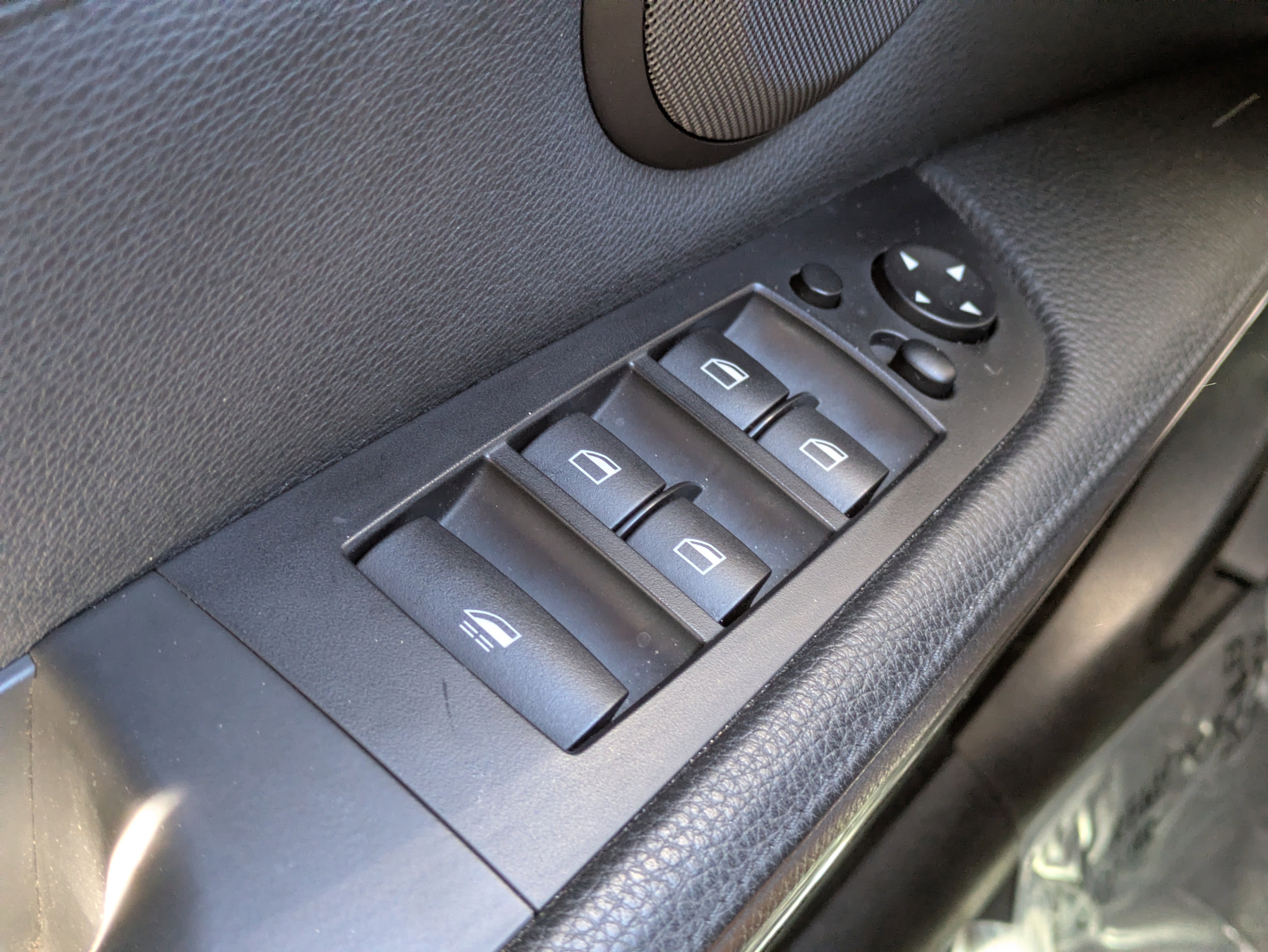 Used 2011 BMW 335i Convertible image 20