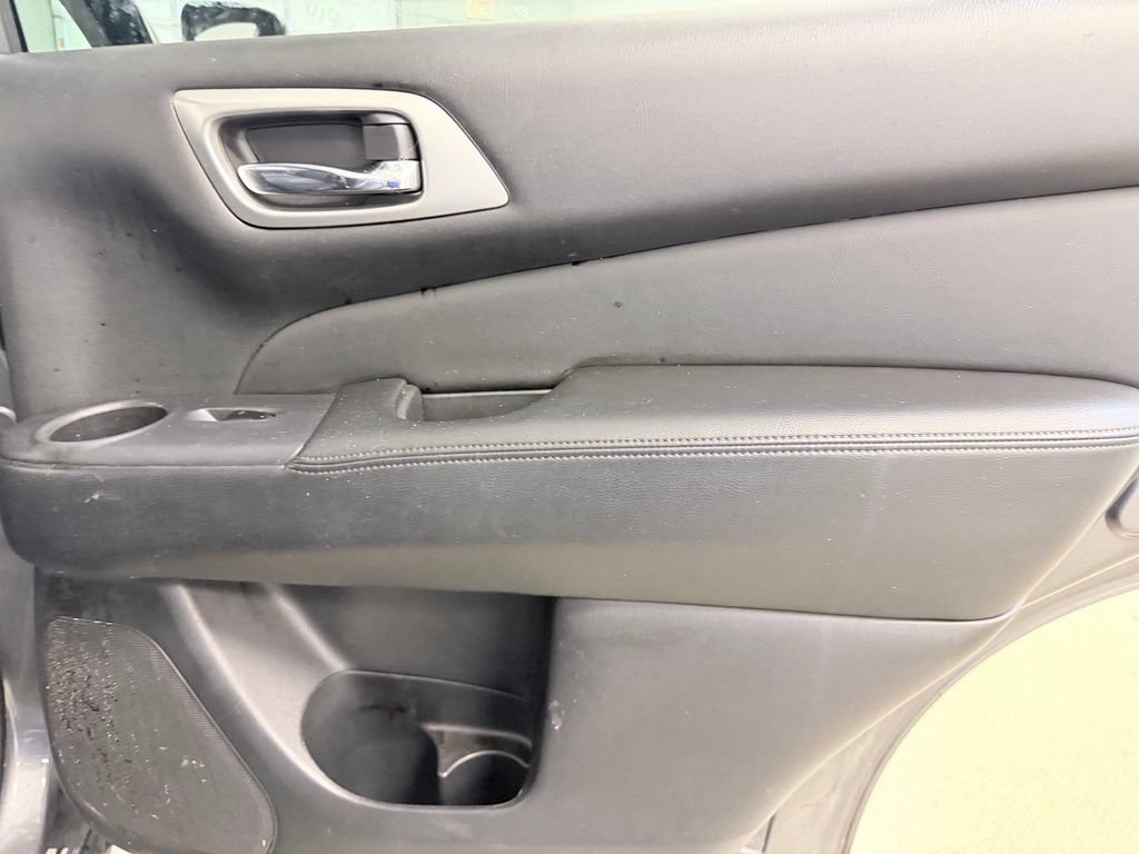 Used 2019 Nissan Pathfinder SV FWD image 31