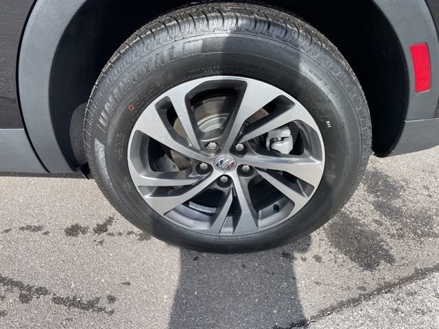 Used 2023 Buick Envision Essence image 11