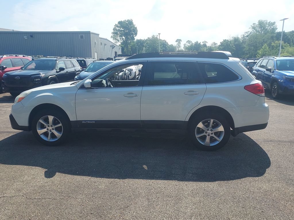 Used 2014 Subaru Outback 2.5i Limited w/ Moonroof Package AWD/4WD image 4