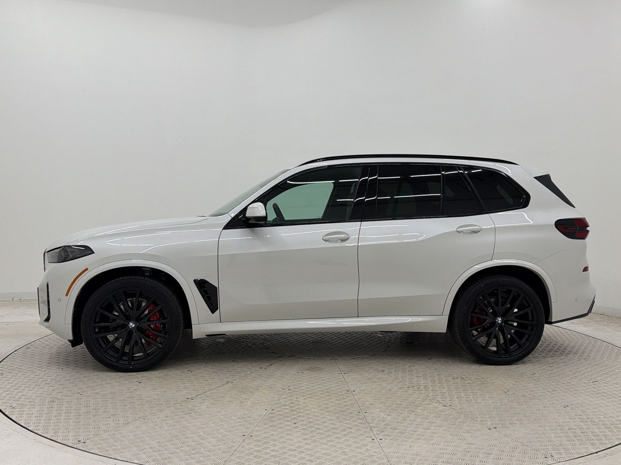 New 2026 BMW X5 sDrive40i w/ M Sport Package RWD image 2