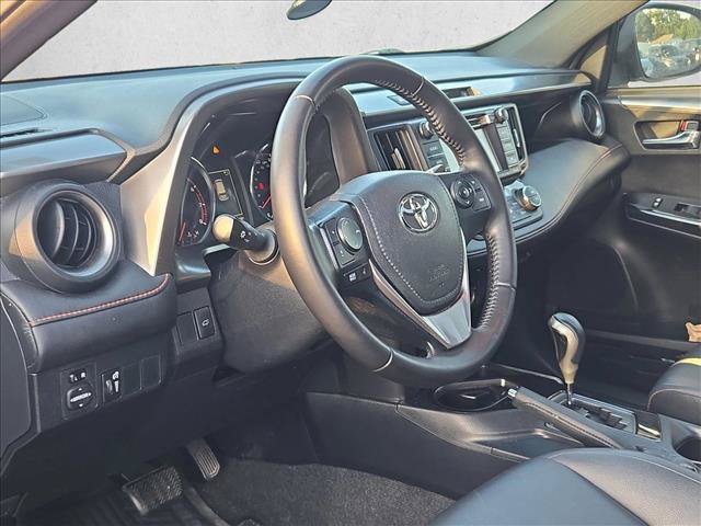 Used 2016 Toyota RAV4 SE FWD image 9