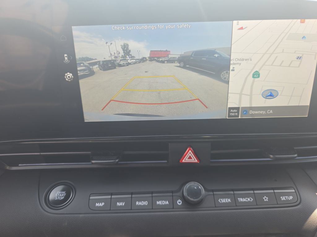 Certified 2025 Hyundai Elantra SEL FWD image 19