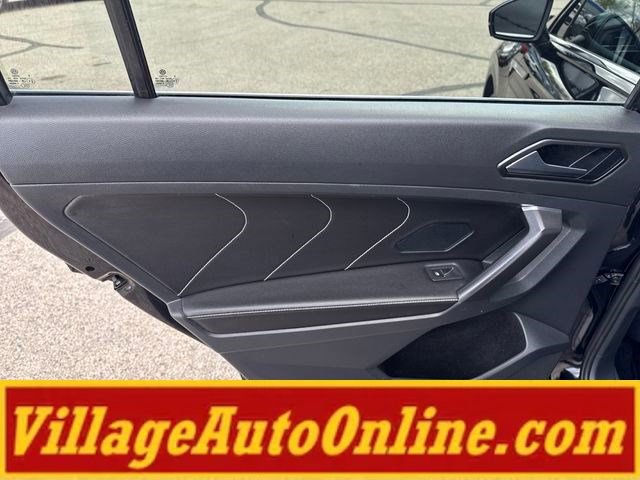 Used 2022 Volkswagen Tiguan SE w/ Panoramic Sunroof Package AWD/4WD image 33