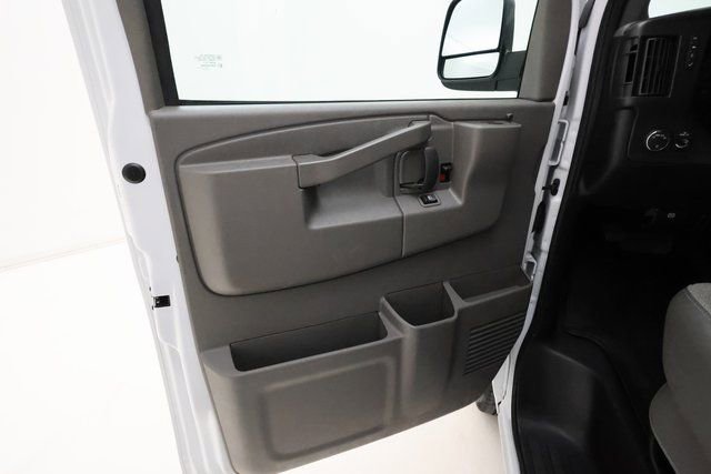 Used 2024 Chevrolet Express 3500 LT w/ LT Preferred Equipment Group RWD image 7