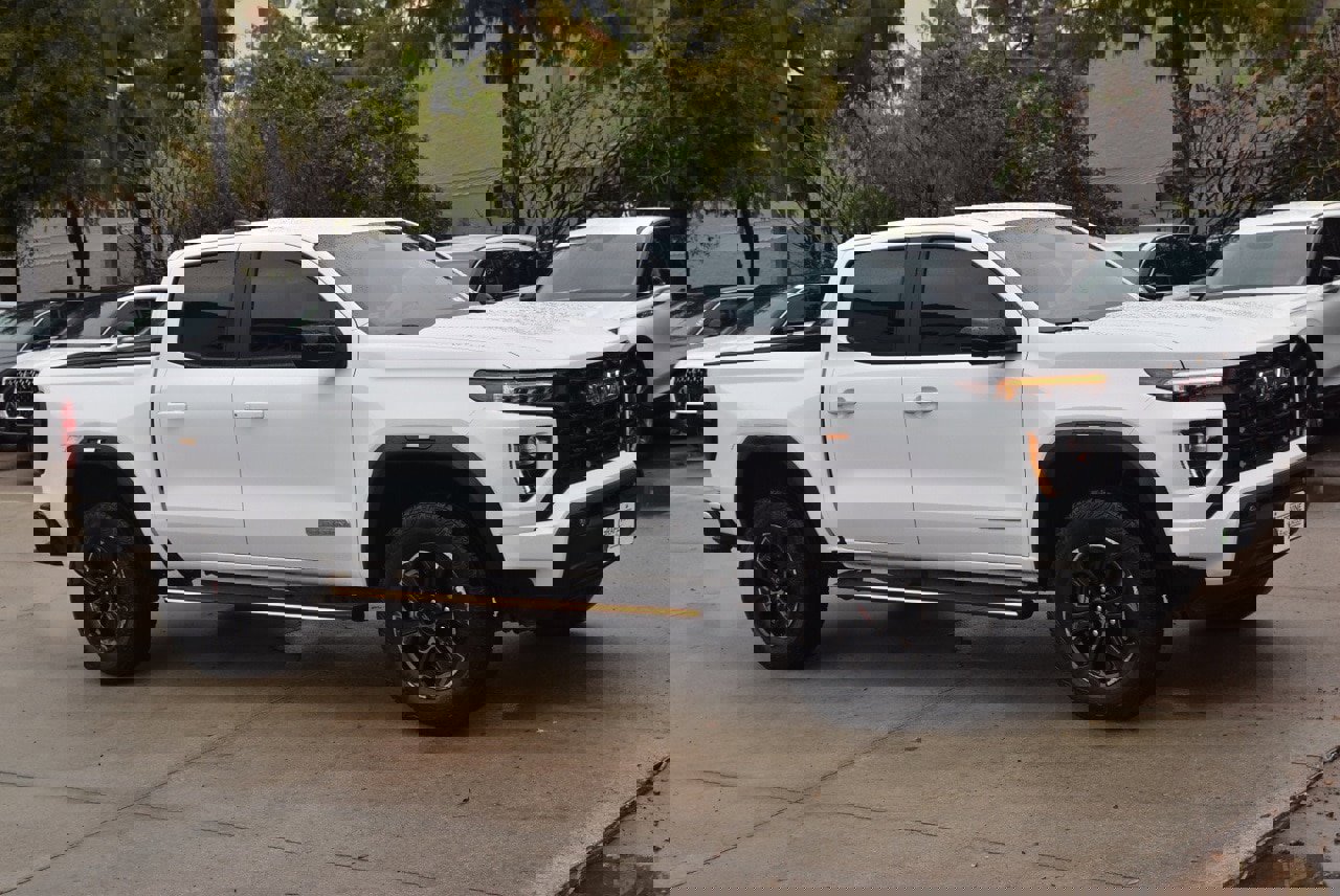 Used 2024 GMC Canyon Elevation w/ Convenience Package image 5