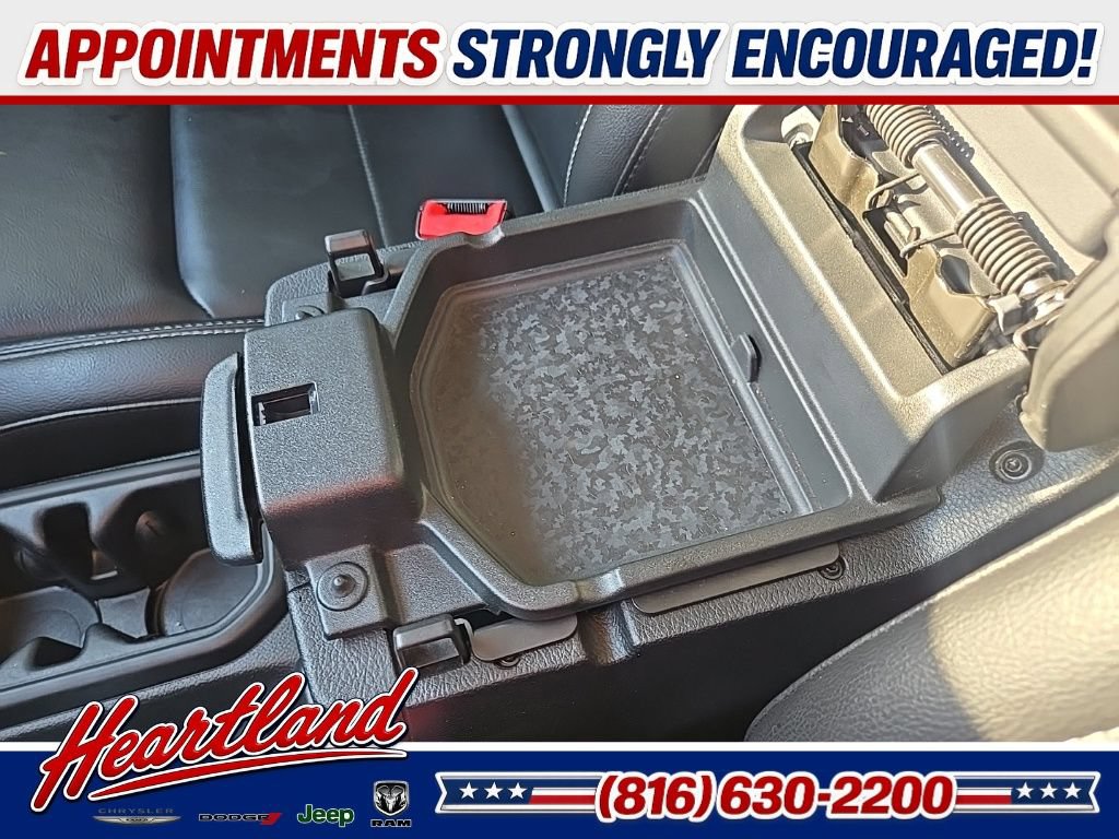 Used 2018 Jeep Wrangler Unlimited Sahara AWD/4WD image 63