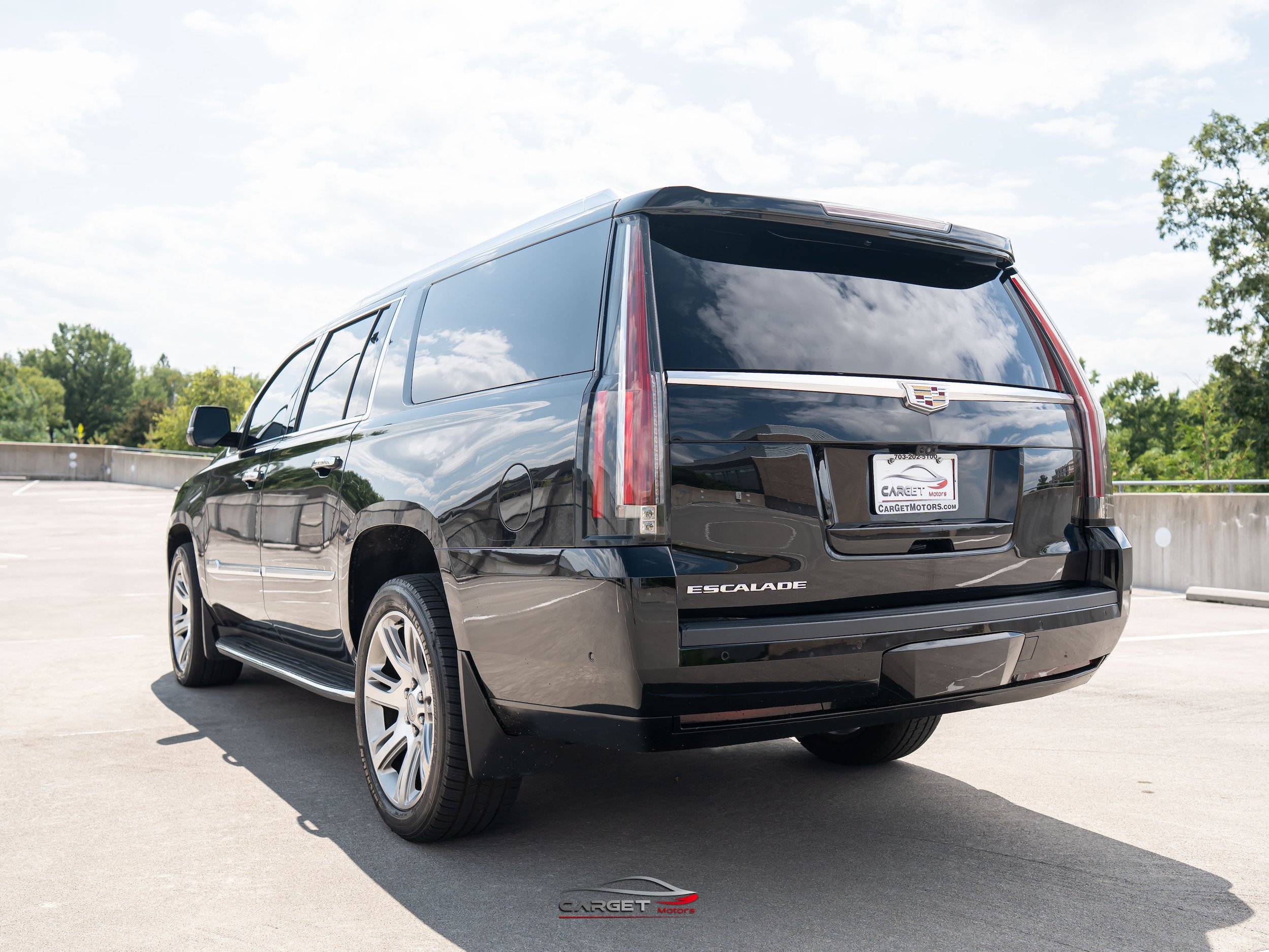 Used 2018 Cadillac Escalade ESV Luxury RWD image 5