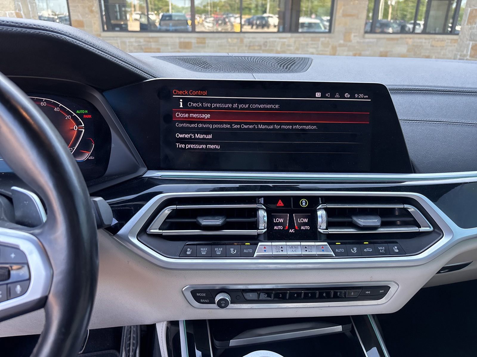 Used 2022 BMW X7 xDrive40i w/ M Sport Package AWD/4WD image 10