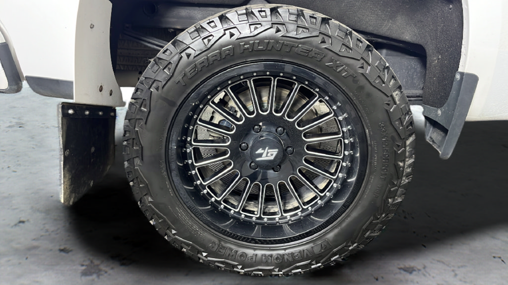 Used 2023 Chevrolet Silverado 1500 RST AWD/4WD image 45
