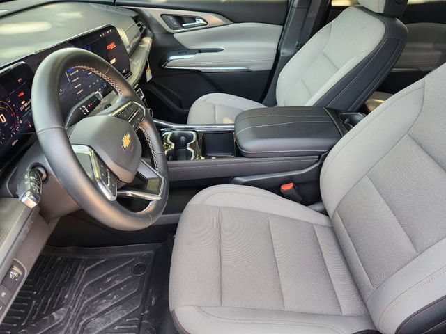 Used 2026 Chevrolet Traverse LT FWD image 4