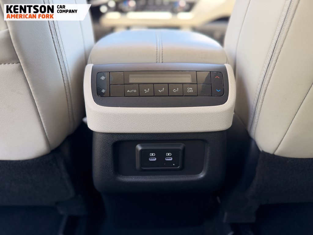 Used 2026 Nissan Pathfinder SL AWD/4WD image 32