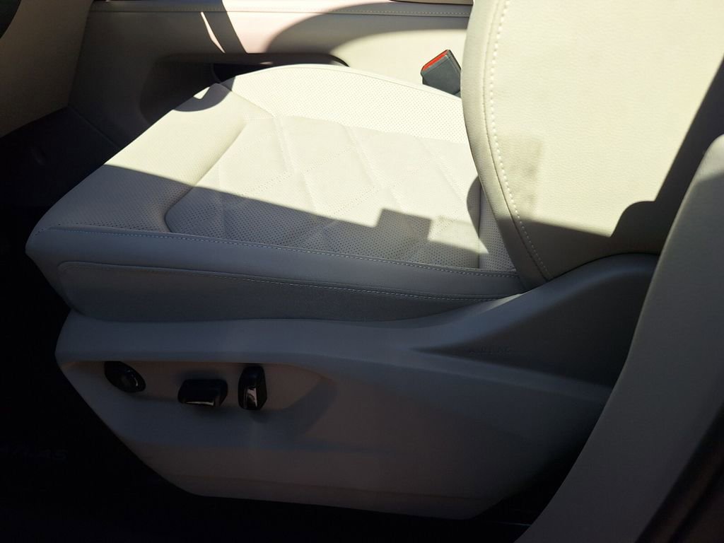 New 2026 Volkswagen Atlas SE image 25