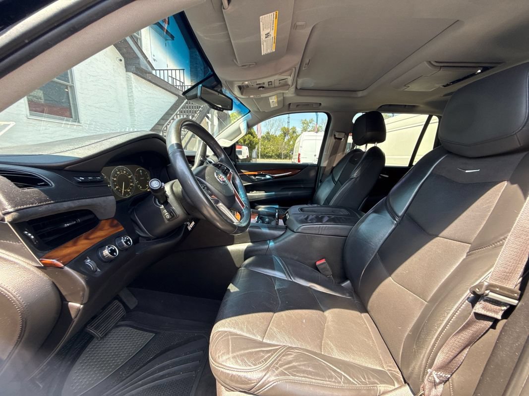 Used 2015 Cadillac Escalade Luxury AWD/4WD image 14