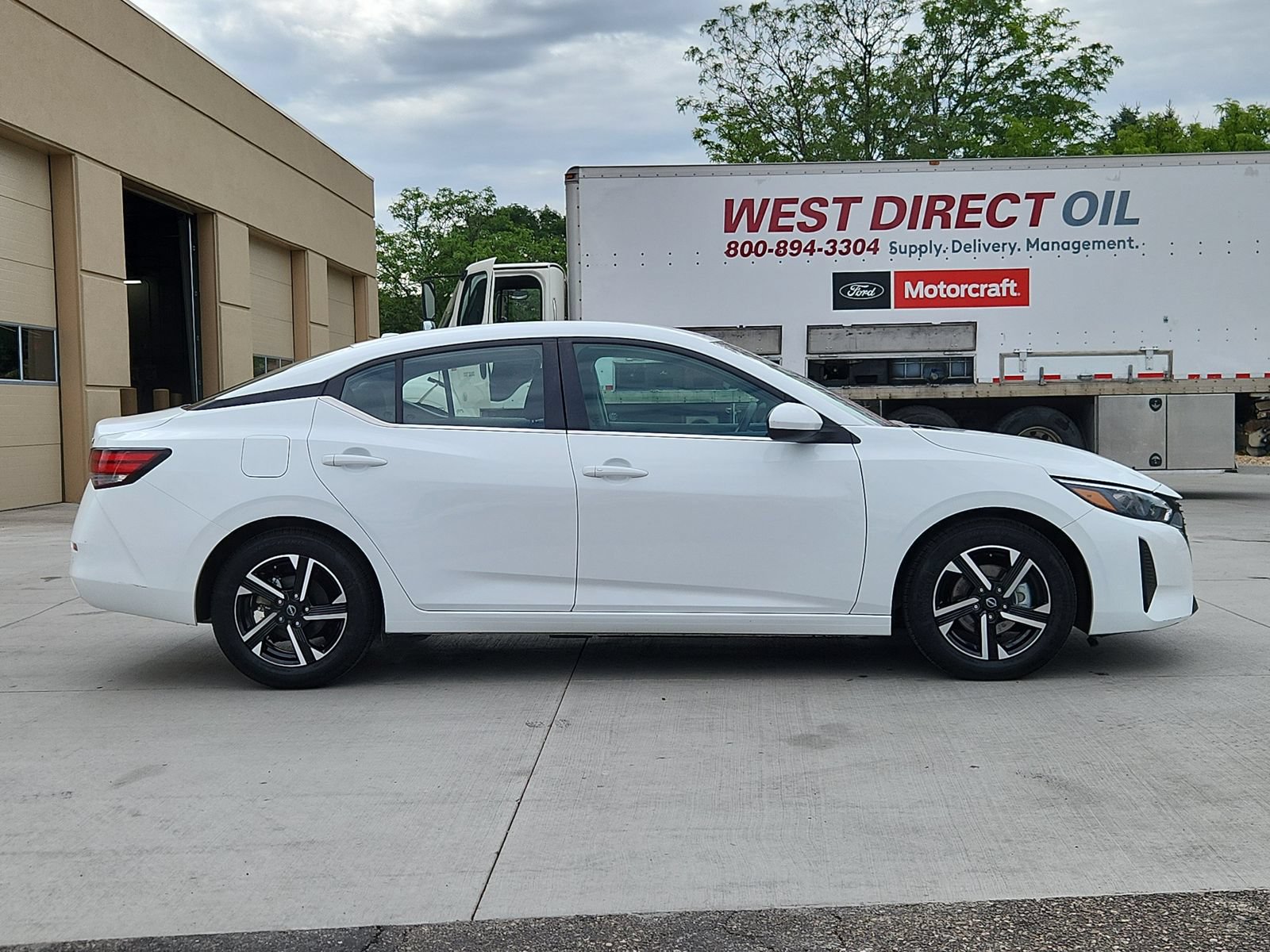 Used 2024 Nissan Sentra SV FWD image 6