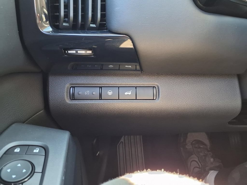New 2026 Nissan Pathfinder SV AWD/4WD image 17