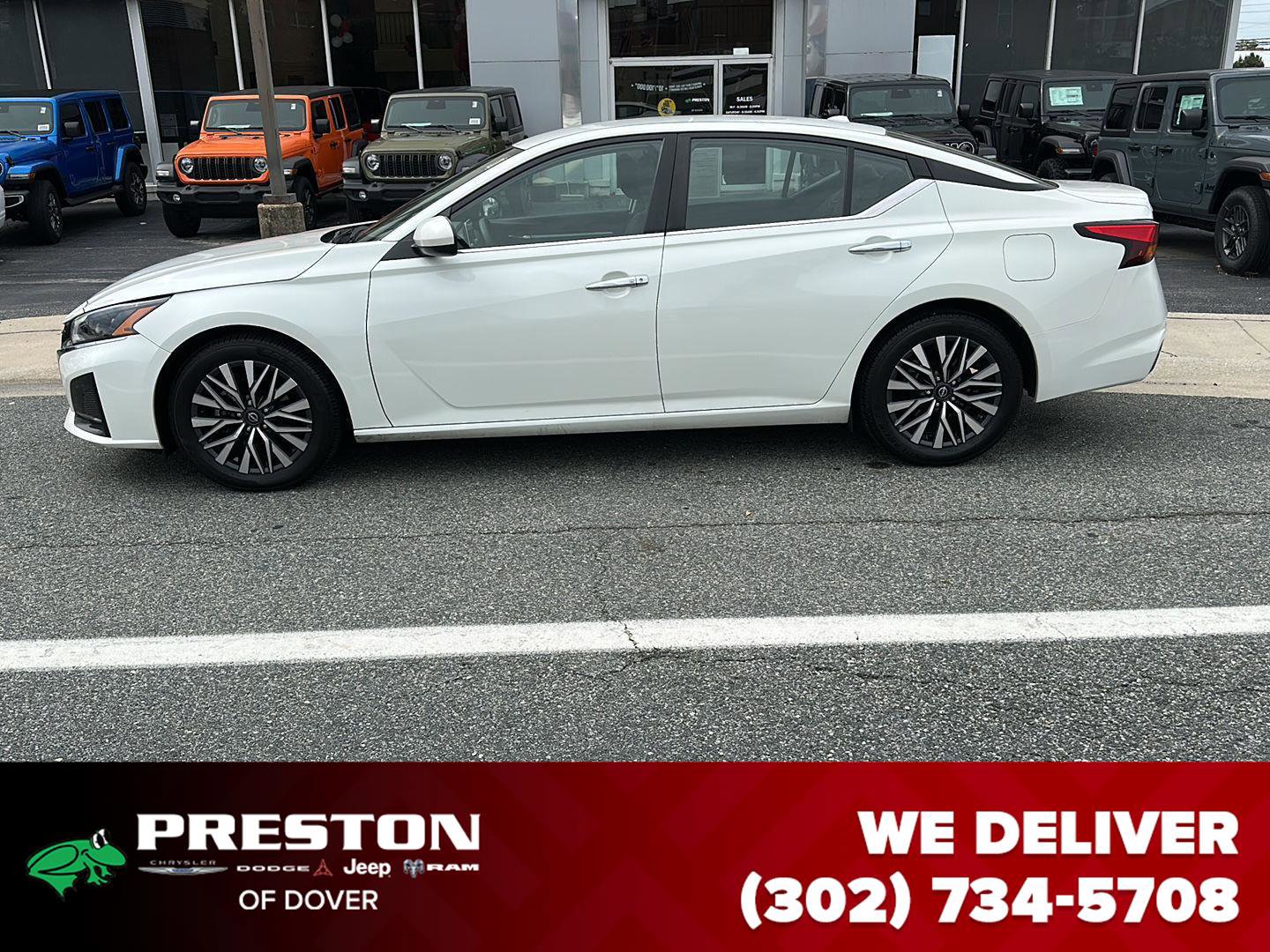 Used 2023 Nissan Altima 2.5 SV image 2