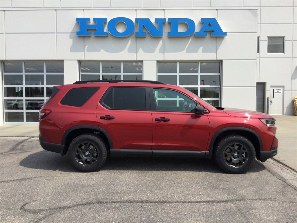 New 2025 Honda Pilot TrailSport image 2