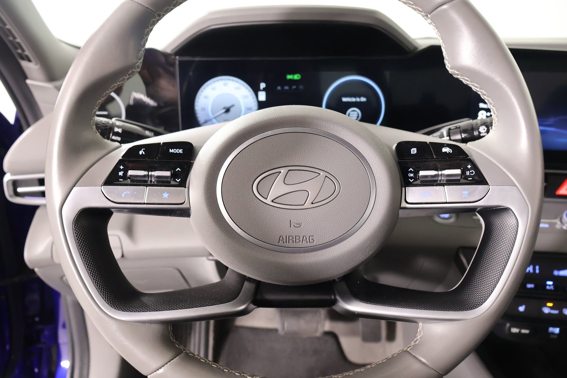 Certified 2025 Hyundai Elantra SEL image 3